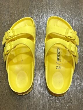 Birkenstock Arizona Slip On Slides Sandals Woman’s Size 6 ( 37) Yellow